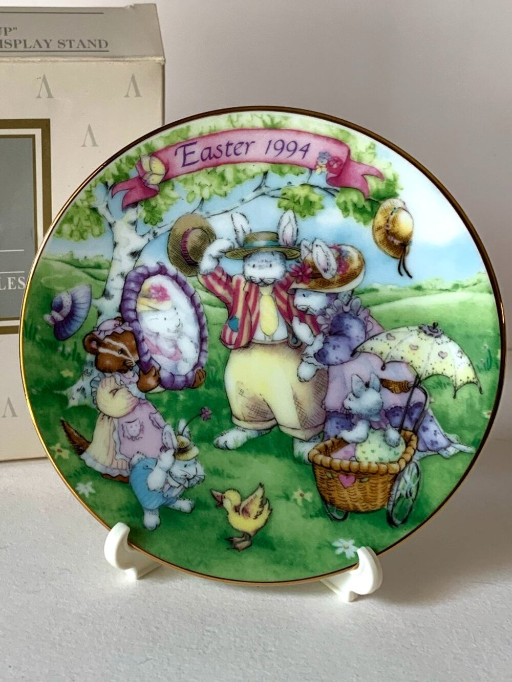 Avon ALL DRESSED UP Easter 1994 5" Plate w/Bunnies 22k Gold Trim & Stand NIB